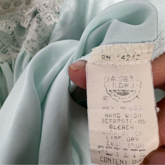 Vintage Dior nightgown - Picture 6 of 7